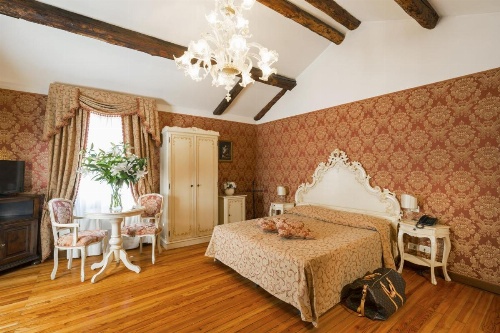 Palazzo Guardi image 33